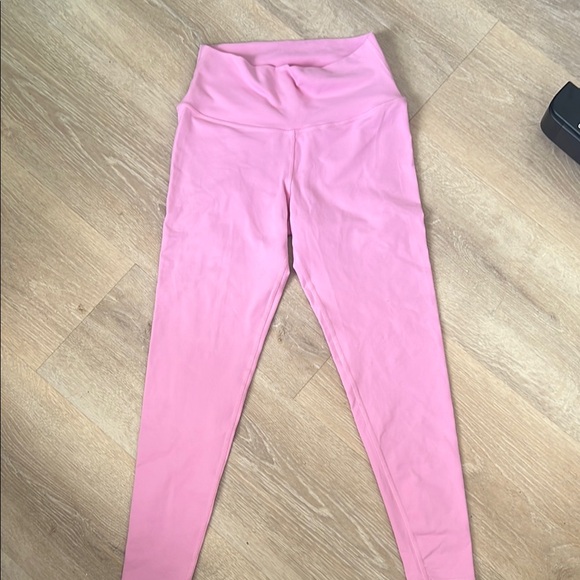Alo Yoga Pink High-Waisted Leggings - Picture 3 of 3